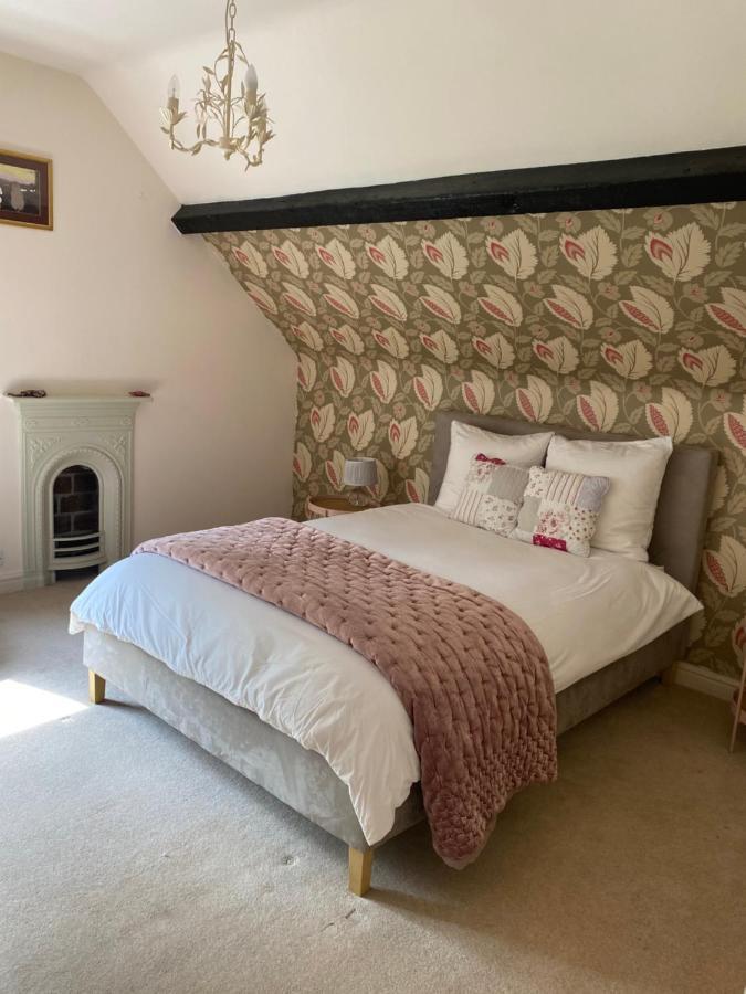 Heathcote House Bed & Breakfast Milborne Saint Andrew Exterior photo